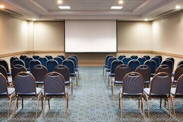 Skyline Hotel Detroit Airport, Surestay Collection By Bw