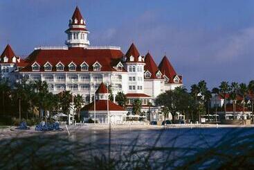 هتل Disney S Grand Floridian Resort & Spa