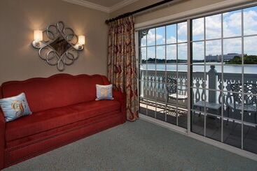 هتل Disney S Grand Floridian Resort & Spa