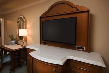 هتل Disney S Grand Floridian Resort & Spa