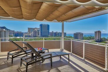 Doubletree By Hilton Hotel Alana   Waikiki Beach