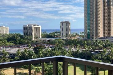 Doubletree By Hilton Hotel Alana   Waikiki Beach