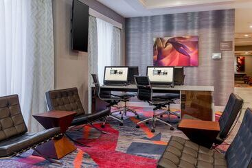 هتل Doubletree By Hilton Atlanta Airport