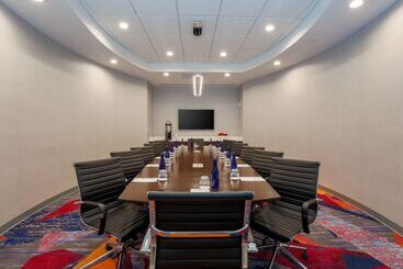 هتل Doubletree By Hilton Atlanta Airport