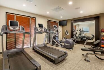 هتل Doubletree By Hilton Atlanta Airport