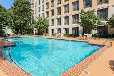 هتل Doubletree By Hilton Atlanta Airport