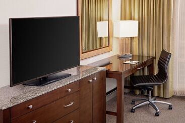 Doubletree By Hilton Hotel Boston Bayside