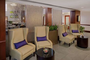 Doubletree By Hilton Hotel Boston Bayside
