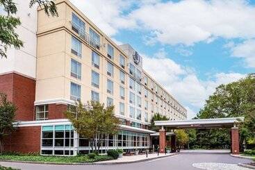 Doubletree By Hilton Hotel Boston Bayside