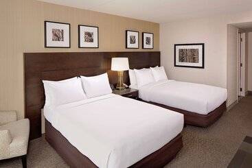 Doubletree By Hilton Hotel Boston Bayside