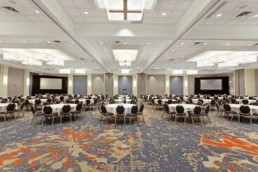 هتل Doubletree By Hilton Little Rock