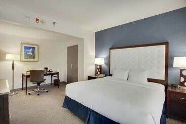 هتل Doubletree By Hilton Little Rock