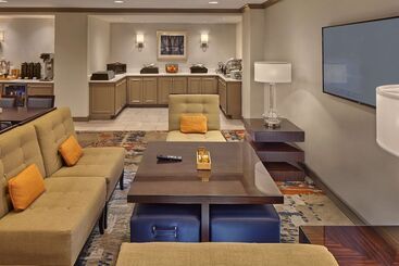 هتل Doubletree By Hilton Little Rock