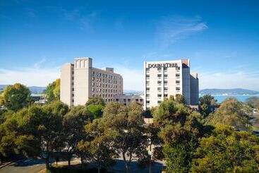 هتل Doubletree By Hilton  San Francisco Airport