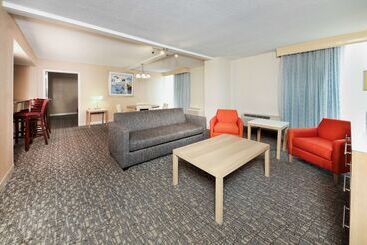 هتل Doubletree By Hilton Virginia Beach