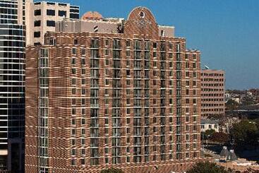 호텔 Doubletree Suites By Hilton Austin Downtown Capitol