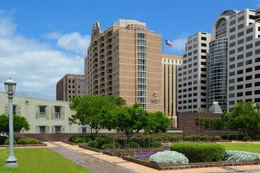 هتل Doubletree Suites By Hilton Austin Downtown Capitol