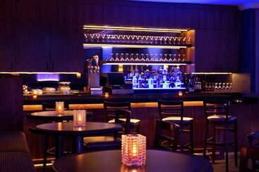 Doubletree Suites By Hilton Hotel Boston   Cambridge