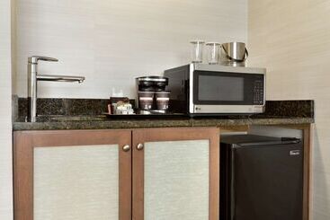 Doubletree Suites By Hilton Hotel Boston   Cambridge