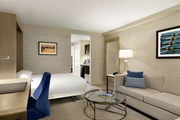 Doubletree Suites By Hilton Hotel Boston   Cambridge