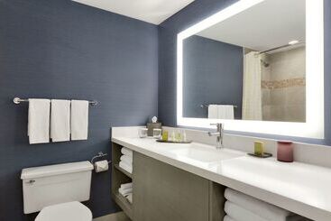 Doubletree Suites By Hilton Hotel Boston   Cambridge