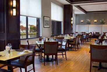 Doubletree Suites By Hilton Hotel Boston   Cambridge