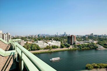 Doubletree Suites By Hilton Hotel Boston   Cambridge