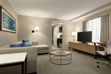 Doubletree Suites By Hilton Hotel Boston   Cambridge