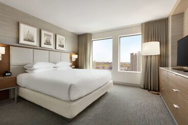 Doubletree Suites By Hilton Hotel Boston   Cambridge