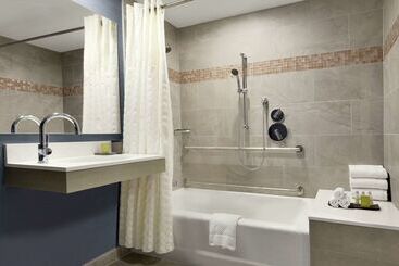 Doubletree Suites By Hilton Hotel Boston   Cambridge