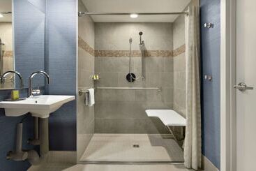 Doubletree Suites By Hilton Hotel Boston   Cambridge