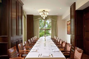 Doubletree Suites By Hilton Hotel Boston   Cambridge