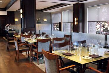 Doubletree Suites By Hilton Hotel Boston   Cambridge
