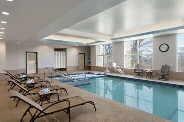 Doubletree Suites By Hilton Hotel Boston   Cambridge