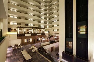 Doubletree Suites By Hilton Hotel Boston   Cambridge