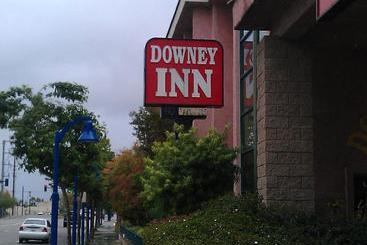 هتل Downey Inn Luxury Suites