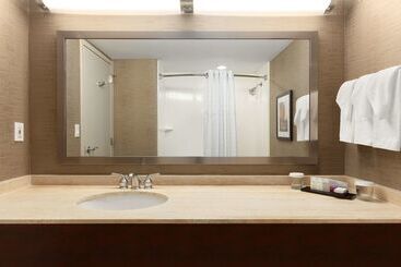 هتل Embassy Suites By Hilton Baltimore At Bwi Airport