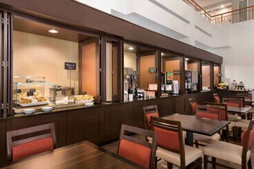 هتل Embassy Suites By Hilton Baltimore At Bwi Airport