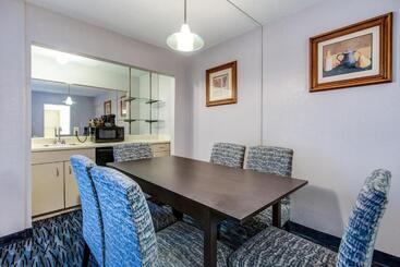 Hotel Glenstone Lodge