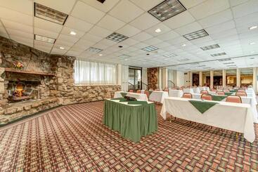 Hotel Glenstone Lodge