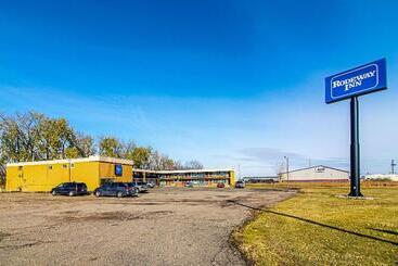 호텔 Devils Lake Inn