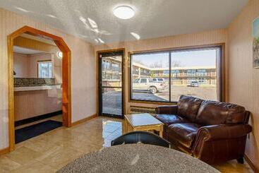 هتل Devils Lake Inn