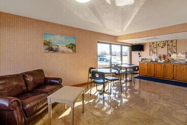 호텔 Devils Lake Inn