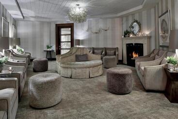 The Del Monte Lodge Renaissance Rochester Hotel & Spa