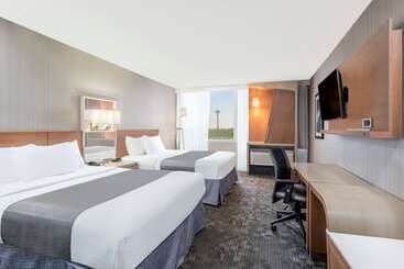هتل Wyndham Garden At Niagara Falls