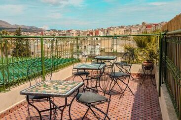 هاستل Riad El Blida
