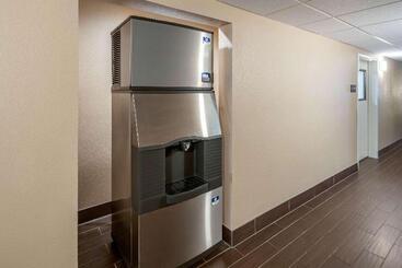 هتل Mainstay Suites Coeur D Alene