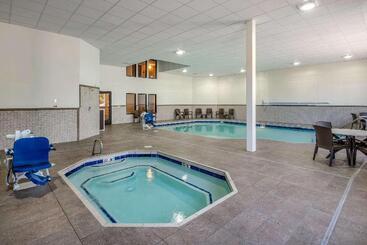 هتل Mainstay Suites Coeur D Alene