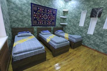 Yellow Hostel Dushanbe