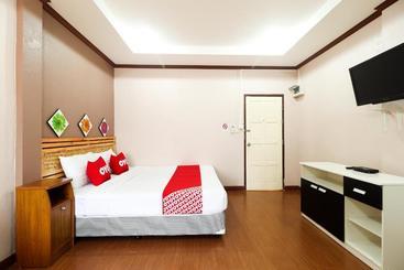 هاستل Oyo 359 Golden Nakara Place